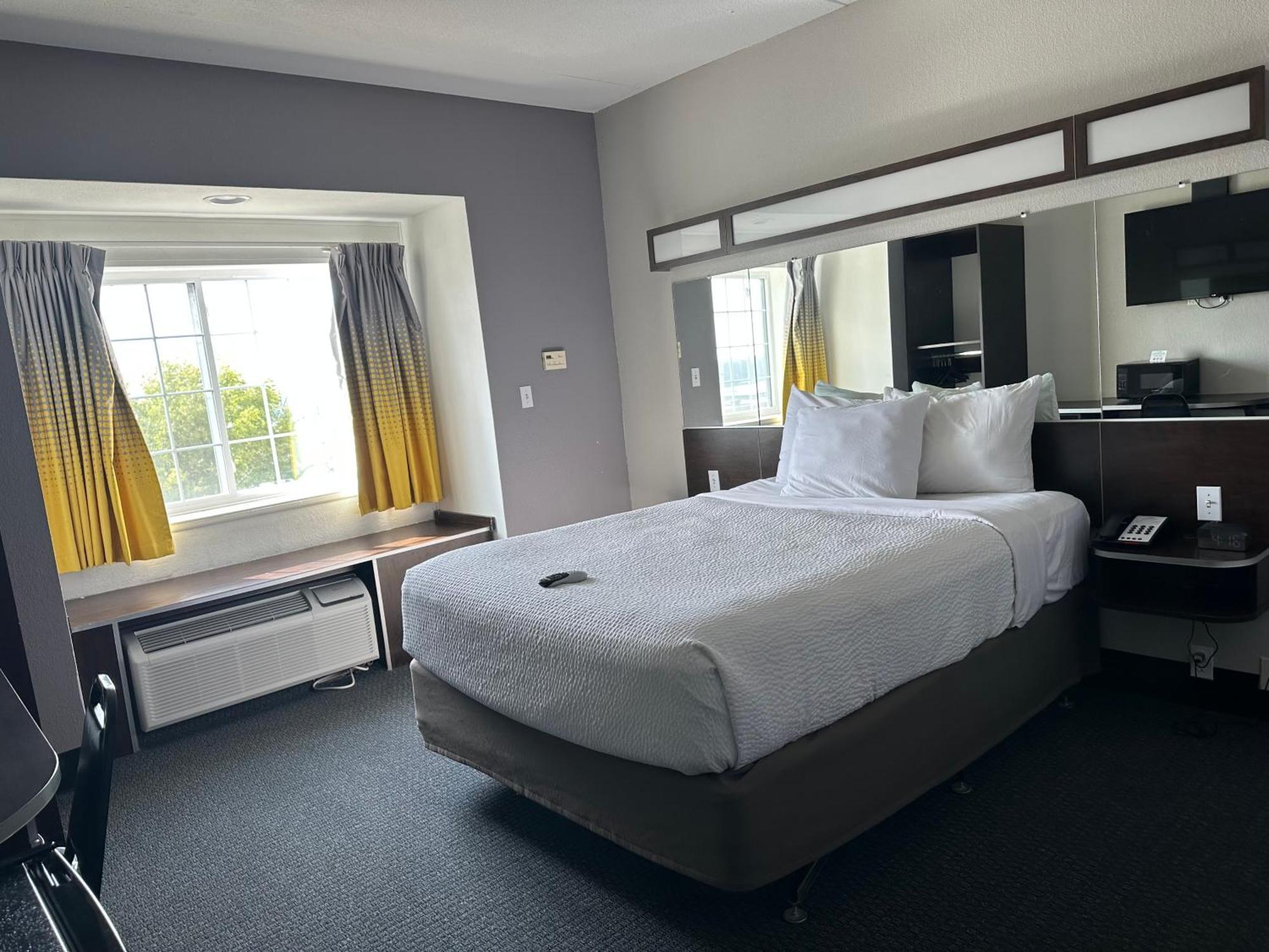 Microtel Inn & Suites By Wyndham Quincy Downtown - River Area Exterior foto